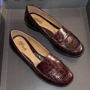 Women's Burgundy Loafers